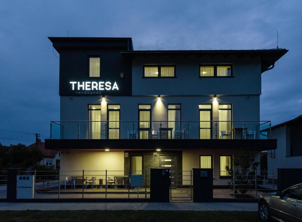 Theresa Vendeghaz Kiskunmajsa Bagian luar foto